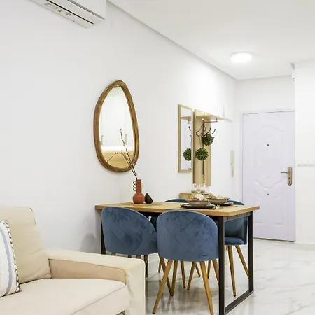 Διαμέρισμα Pink Azure - Warm & Bright Τορεβιέχα