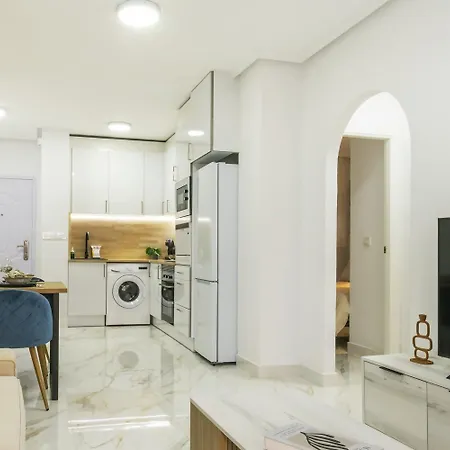 Pink Azure Apartment Torrevieja