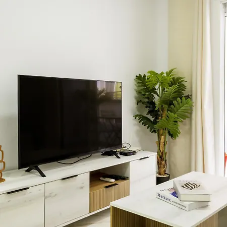 Pink Azure - Warm & Bright アパート *